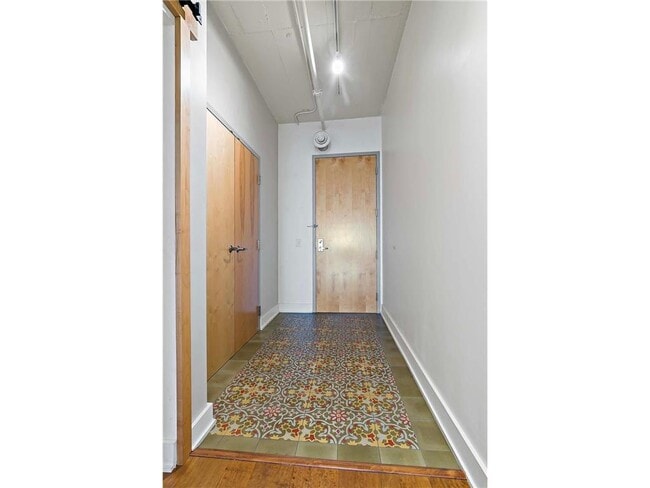 Building Photo - 2929 Chicago Ave