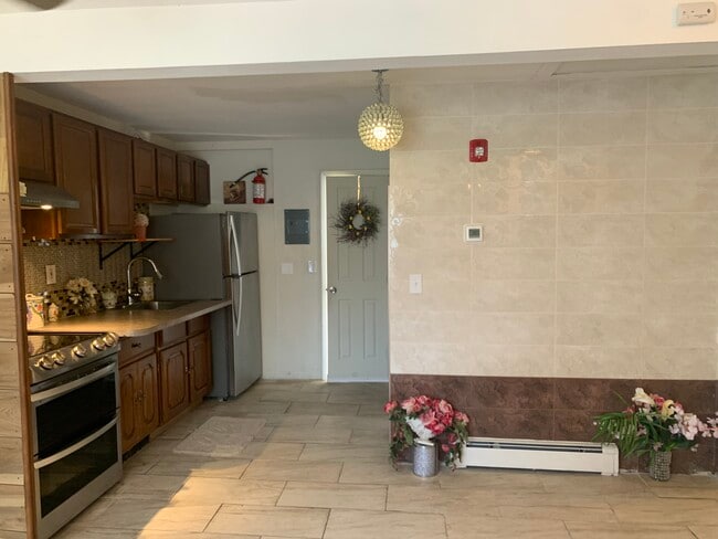 Building Photo - 270 N 1st Ave