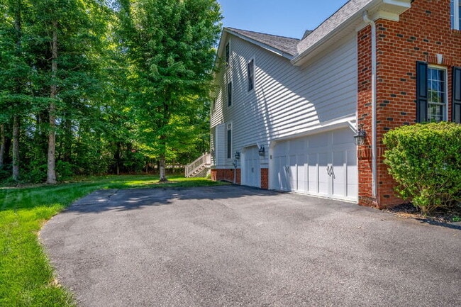 Building Photo - Spacious 5 Bedroom Home in Moseley – $3,800/mo