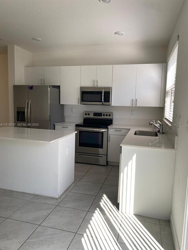 Building Photo - 12914 SW 232nd Ln