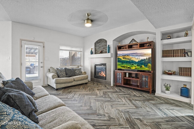 Building Photo - 12800 Tierra Alexis Dr