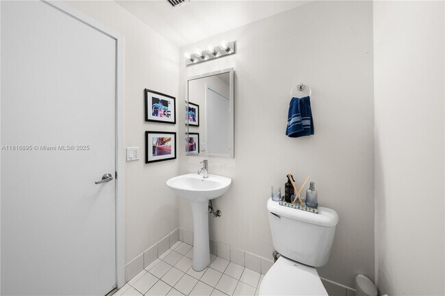 Building Photo - 888 Biscayne Blvd