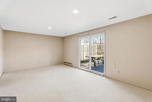 Building Photo - 41 Jones Falls Terrace