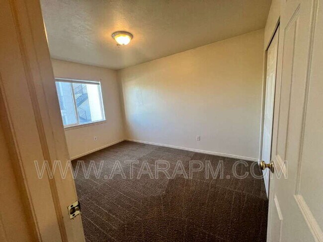 Building Photo - 4988 W 4850 S
