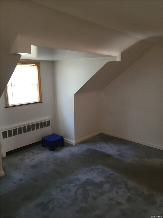 Building Photo - 48 Hendrick Ave