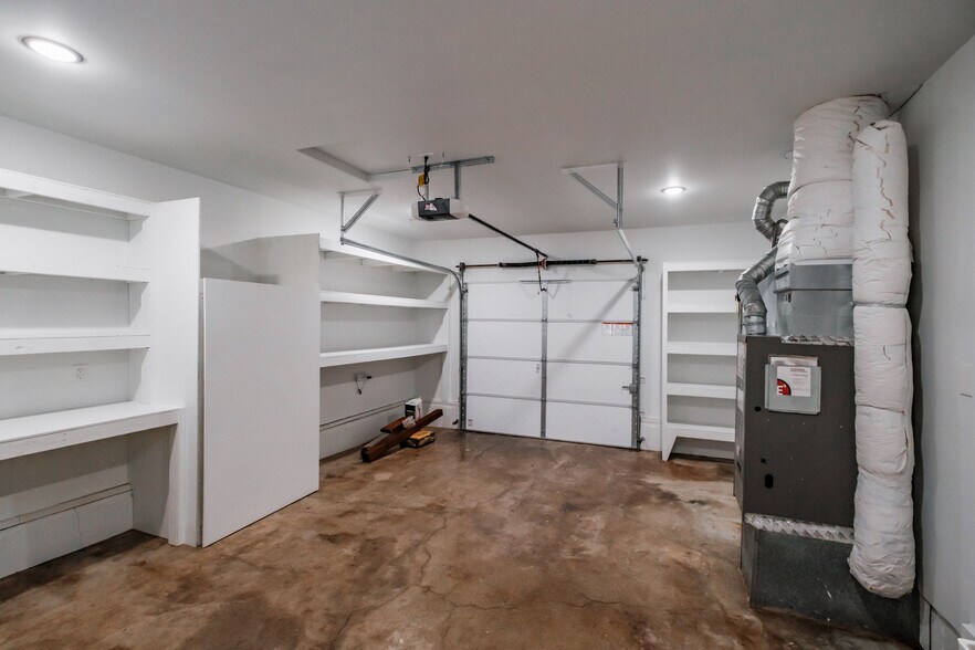 Building Photo - 401 Whittier St