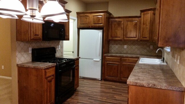 Building Photo - COMING SOON!!! AVAILABLE JUNE 1, 2026....OWASSO!