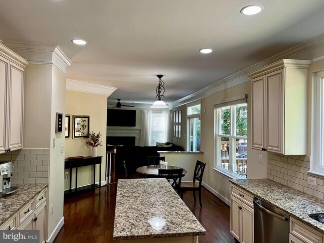 Building Photo - 46812 Backwater Dr