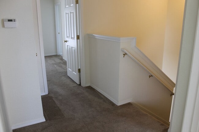 Building Photo - Three Bedroom Townhome in University Park with Balcony