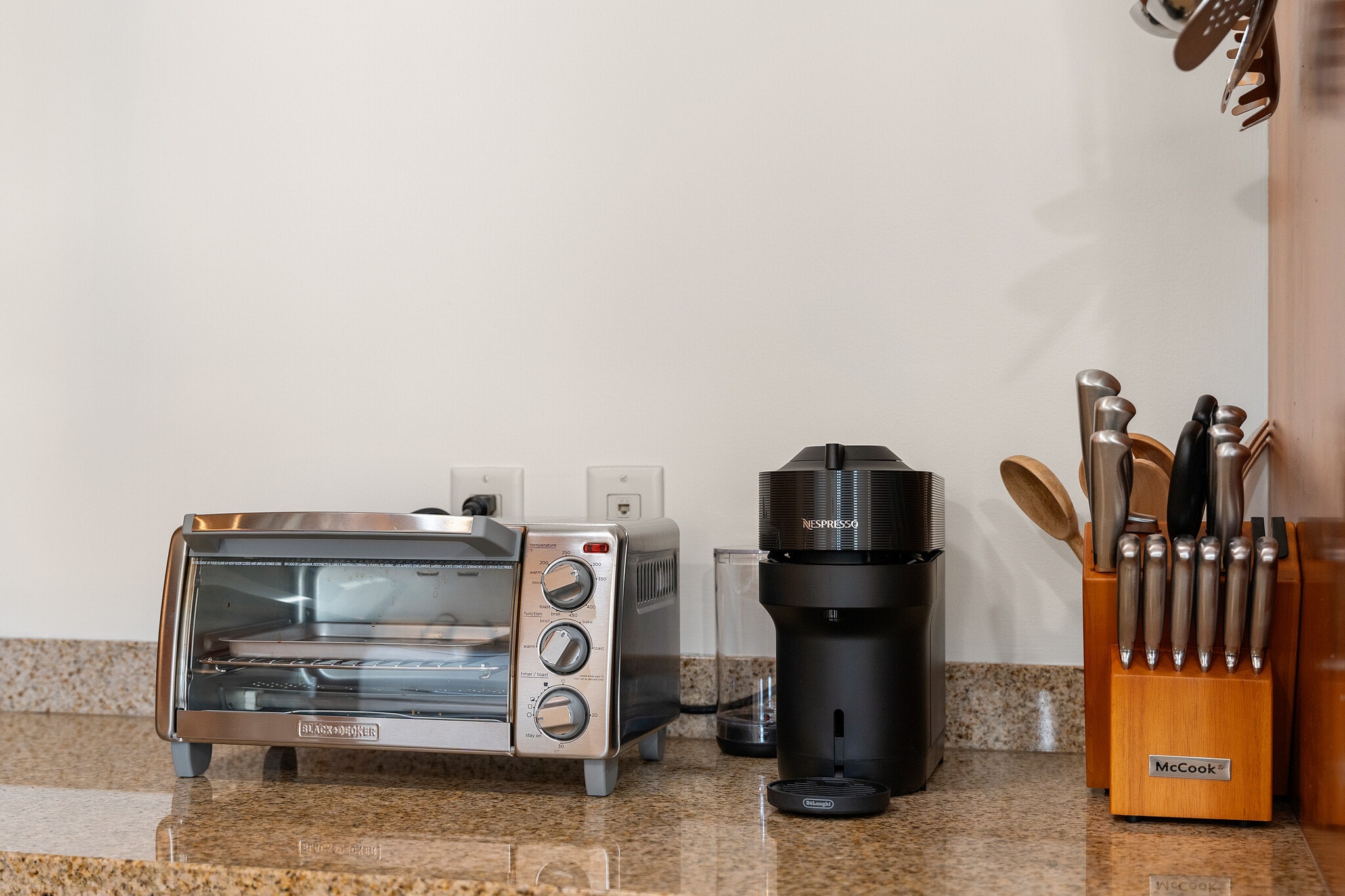 Building Photo - 922 NW 11th Ave