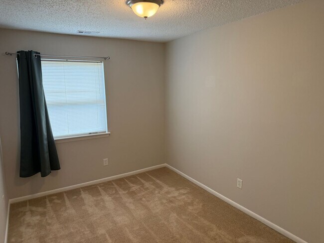Building Photo - 775 Hecate Dr