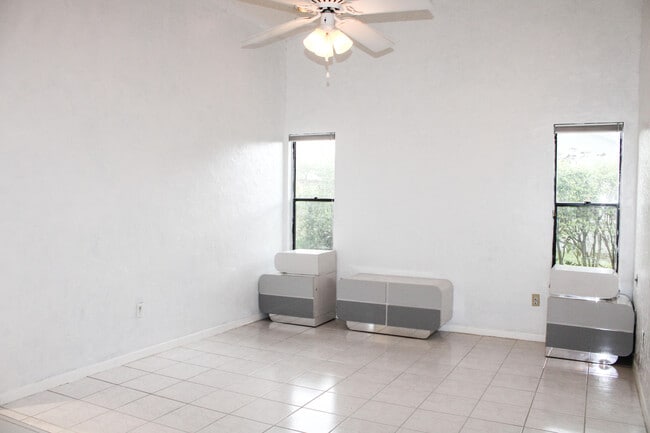 Building Photo - 2583 NW 13th St