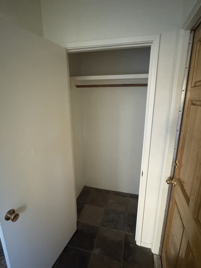 Building Photo - 1109 Sierra Blvd