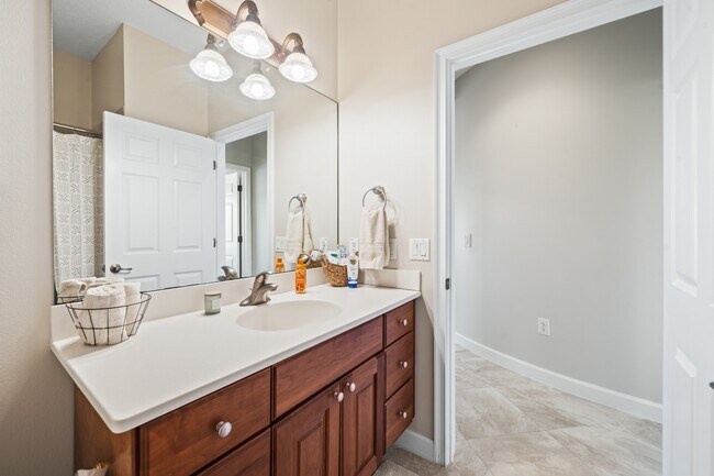 Building Photo - 7585 Jimmy Buffett Mem Hwy