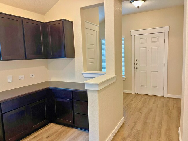 Building Photo - Modern 3 Bedroom Home with Office and Covered Patio in Marion