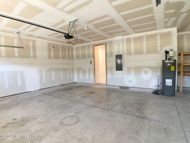 Building Photo - 1499 Tropical Pine Cove