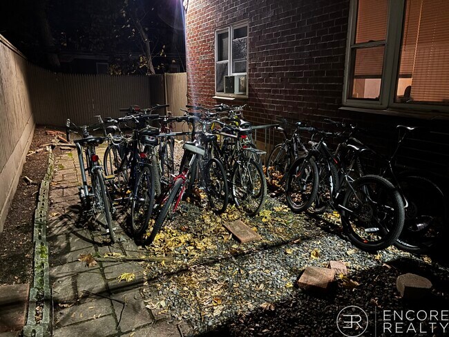 Building Photo - 110 Babcock St