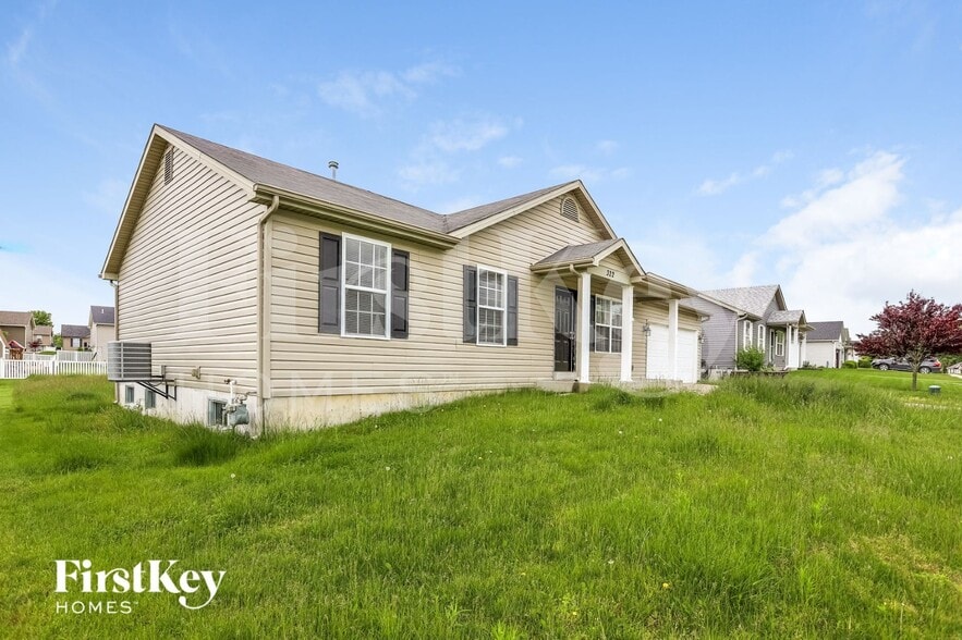 Building Photo - 322 Aspen Creek Dr