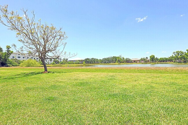 Building Photo - The Gardens at Beachwalk 15630-204