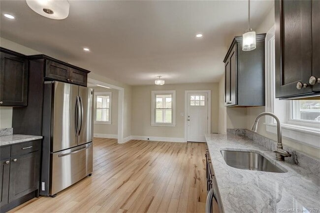 Building Photo - 191 Lee St