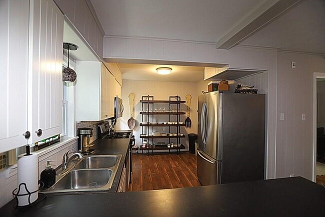 Building Photo - 955 Althea Dr
