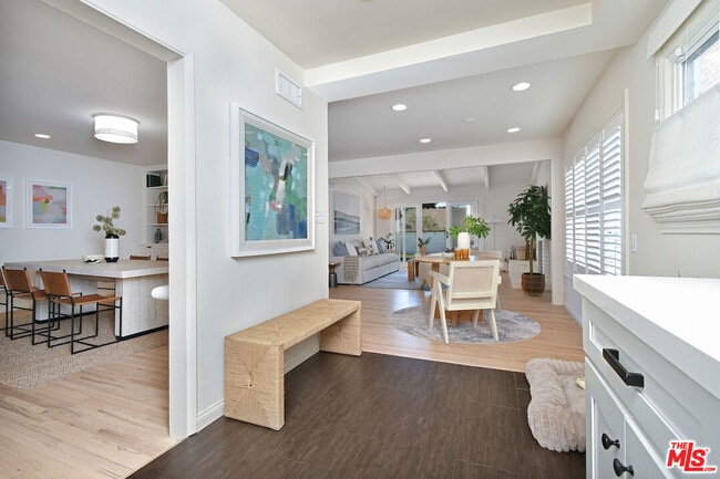 Building Photo - 12614 Morrison St