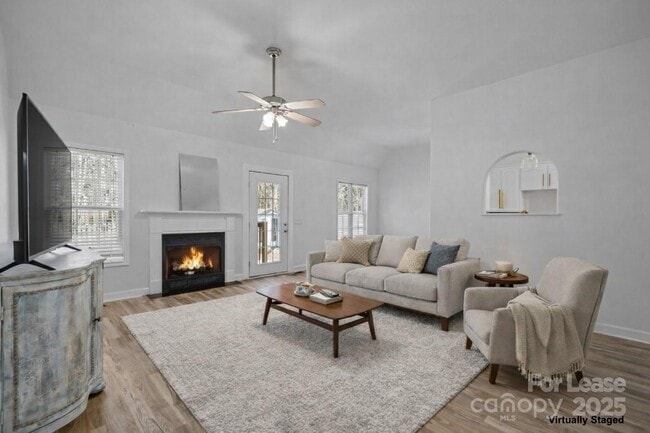 Building Photo - 285 Eagle Creek Road