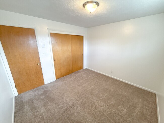 Building Photo - 3 Bedroom, 1.5 Bath House in Pacific Terrace neighborhood