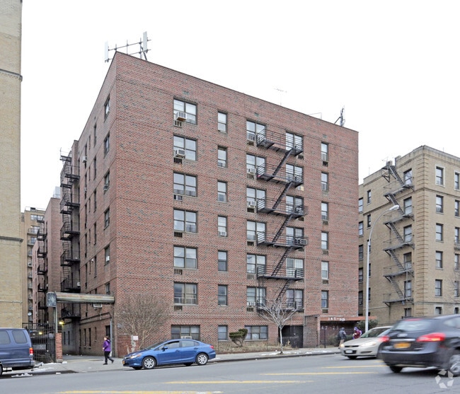 Primary Photo - 14725 Northern Blvd