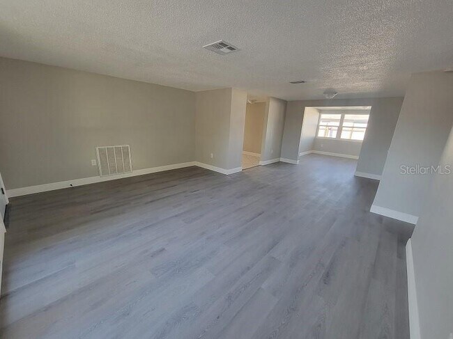 Building Photo - 6935 Alta Vista St