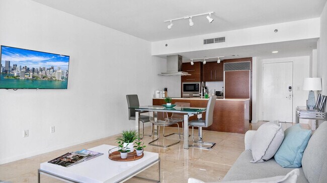 Building Photo - 475 Brickell Ave