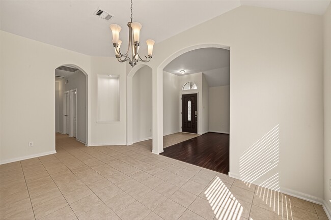 Building Photo - 9202 Sorrell Hollow Ln