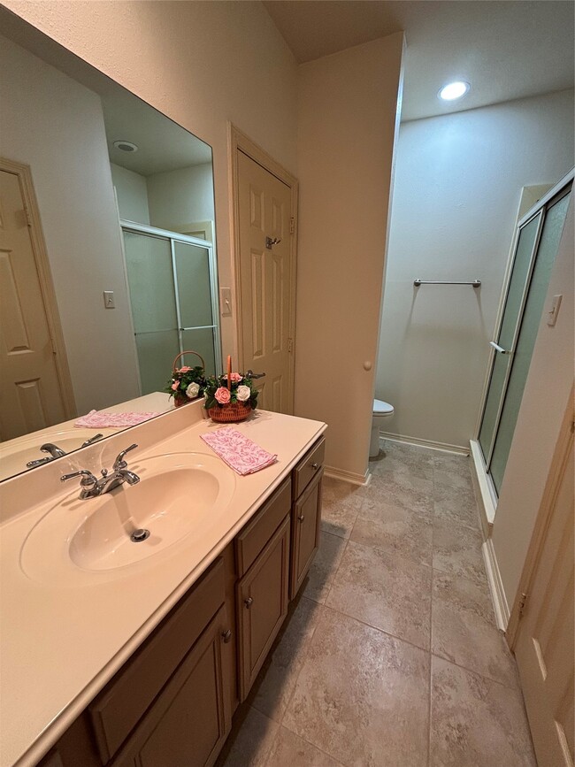 Building Photo - 10735 Norchester Village Dr