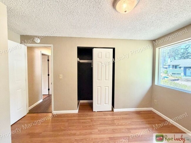 Building Photo - 2525 S 302nd Pl