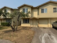 Building Photo - Freshly recently updated 3-bedroom 2-bathroom duplex with garage!