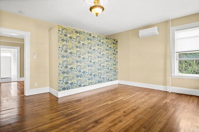 Building Photo - 263 Riverside Ave