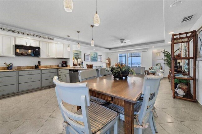 Building Photo - 6154 Midnight Pass Rd