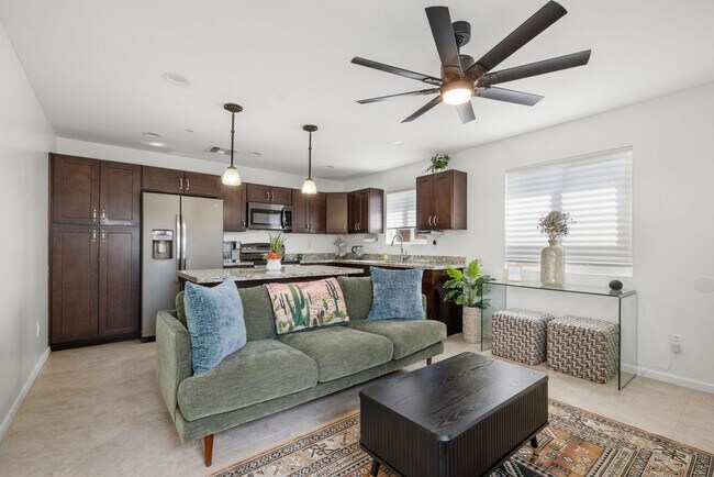 Building Photo - 8259 E Mulberry Ln