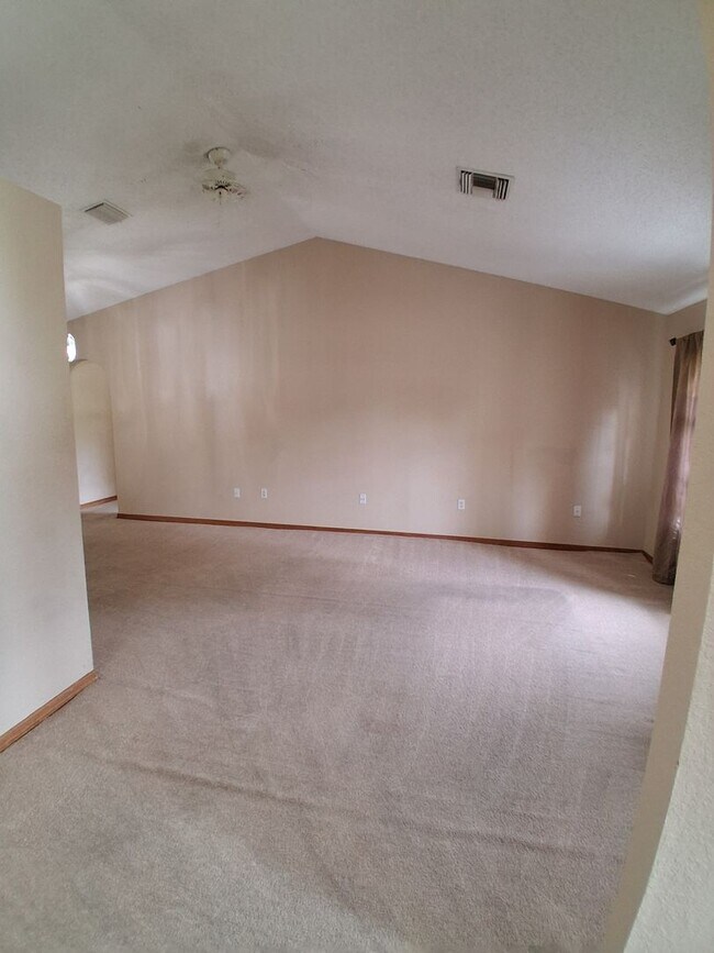 Building Photo - Centrally Located Corner Lot