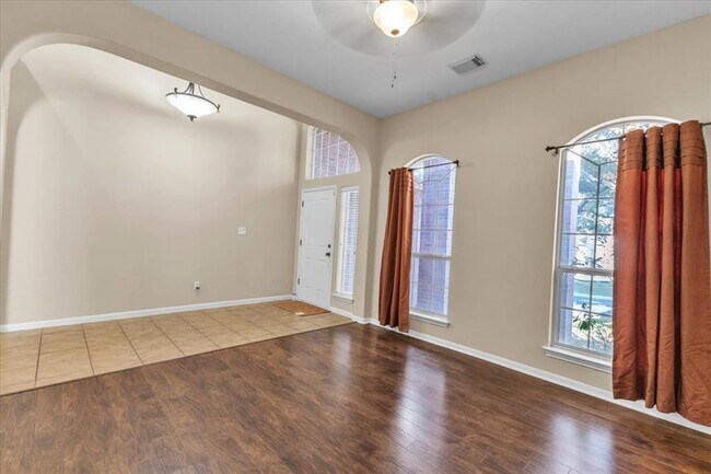 Building Photo - 5009 Hibiscus Valley Dr