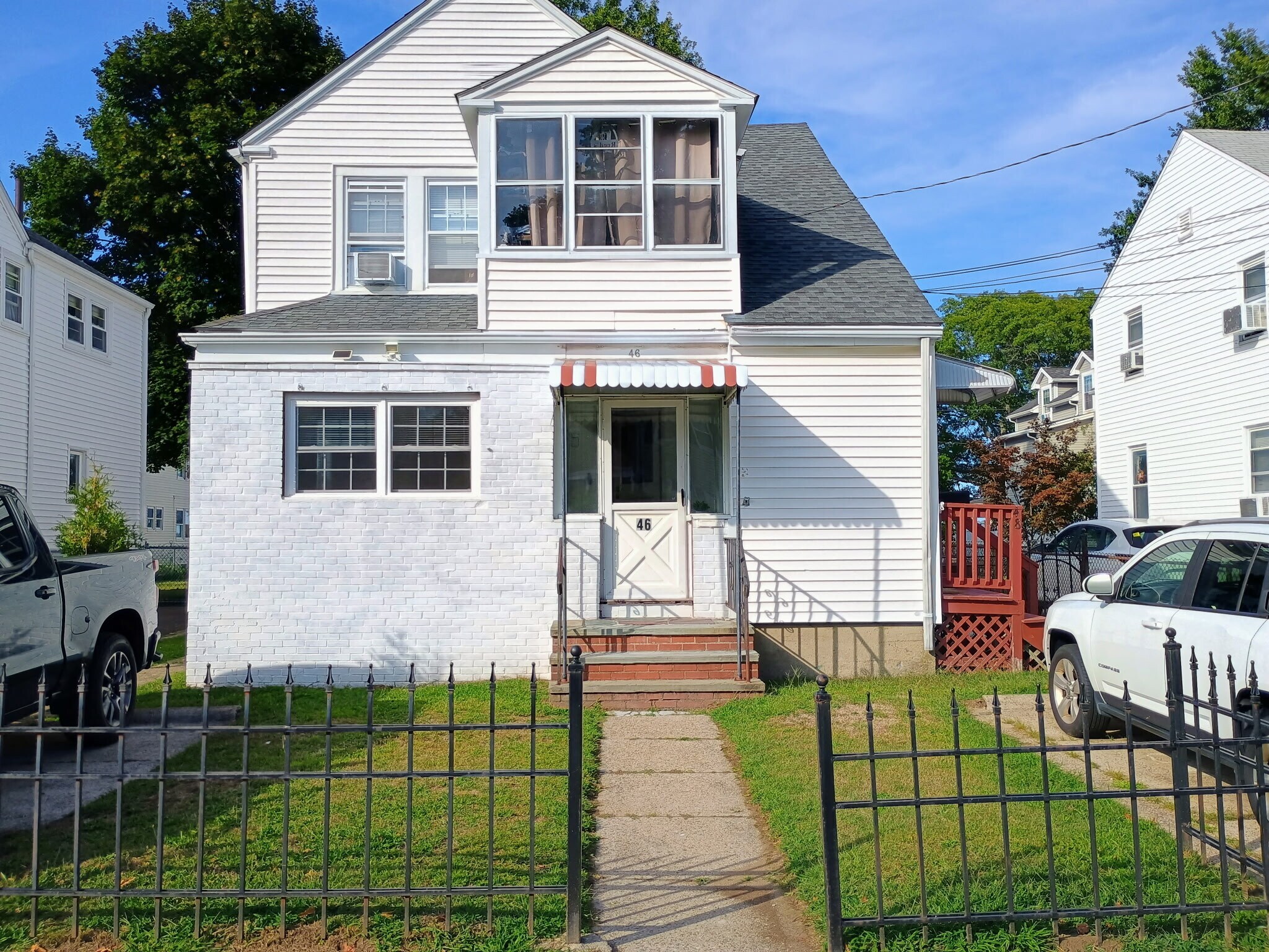 Building Photo - 46 Lawn Ave