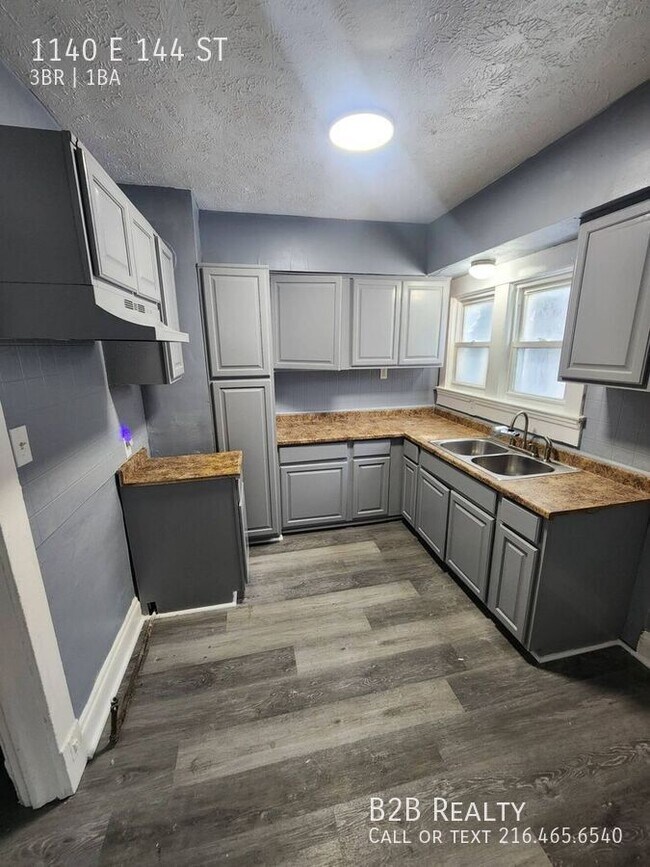 Building Photo - 1140 E 144th St