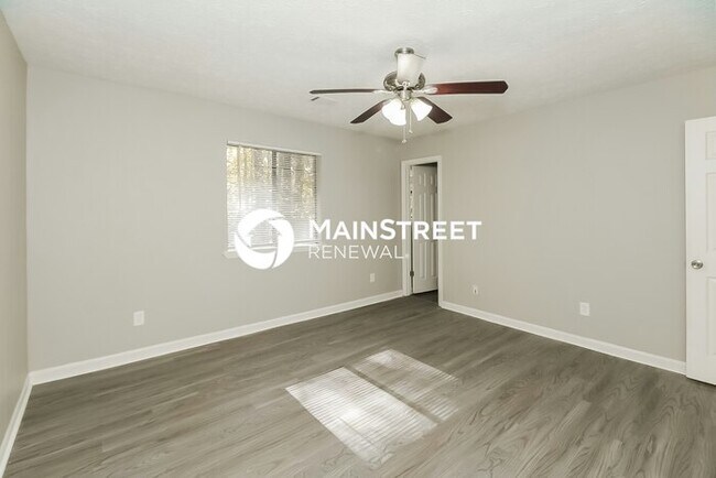 Building Photo - 3 Bedroom Pet-Friendly Home in Jonesboro, GA with Main Street Renewal