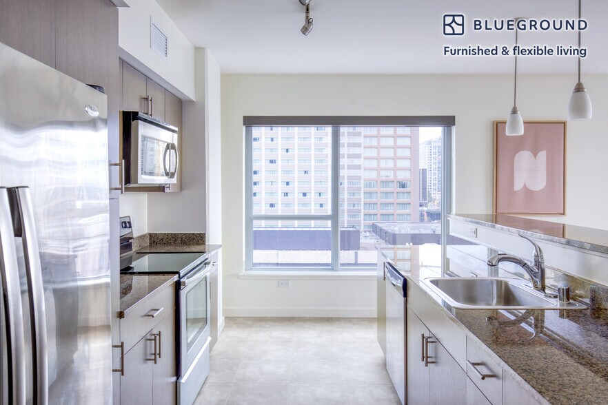 Building Photo - 10349 NE 10th St