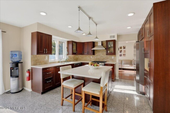 Building Photo - 57 Jamestown Dr