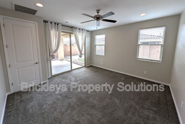 Building Photo - 10564 East Sebring Avenue