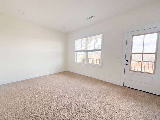 Building Photo - 2-Bedroom Home with Flex Room and Resort-Style Amenities at Highbury