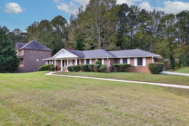 Building Photo - 5055 Cascade Rd