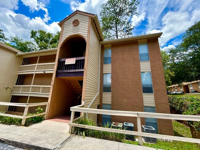 Primary Photo - 1810 NW 23rd Blvd