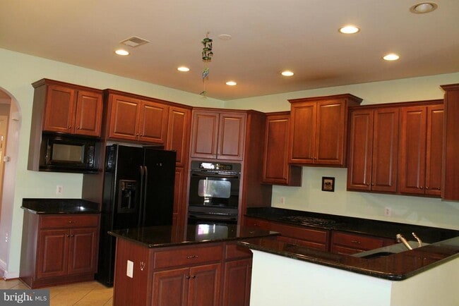 Building Photo - 24907 Earlsford Dr